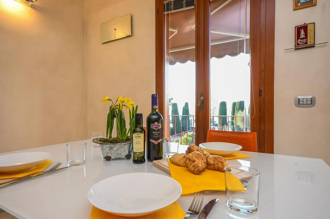Barcone 1 Apartamento Sirmione Italia